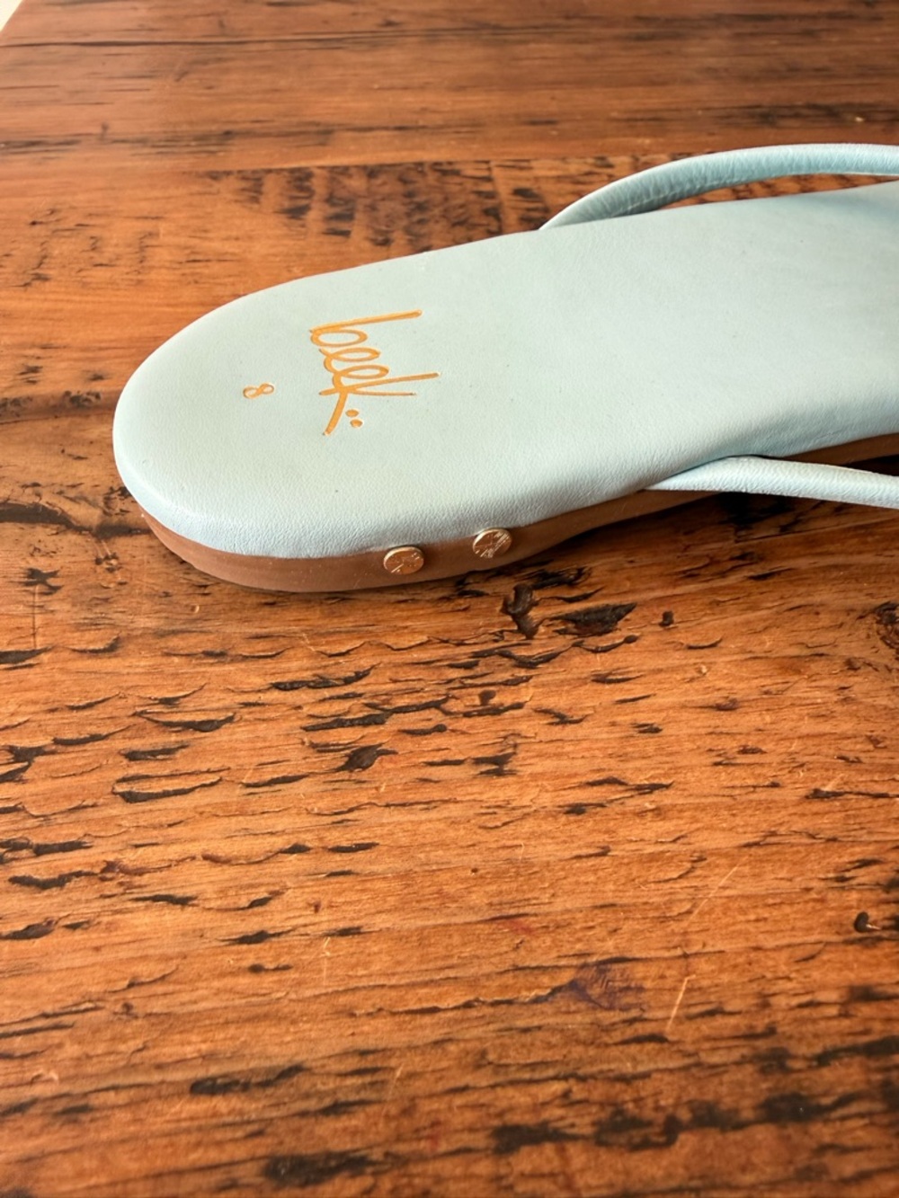 NWT beek Sunbeam leather flip flop sandals- sky blue size 8, hard to find color - Picture 6 of 7
